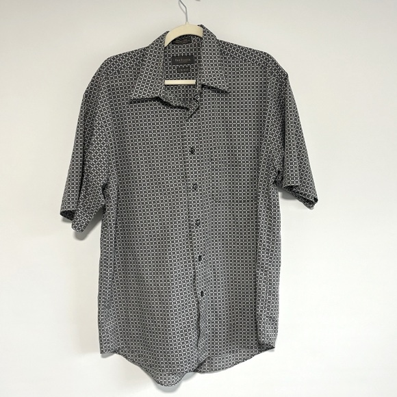 Vanheusen shortsleeved button down patterned shirt - Picture 1 of 4